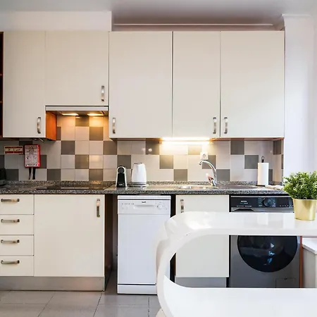 Mbird Marques De Pombal With Elevator Apartmán *